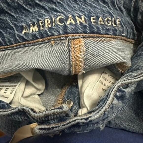 American Eagle Super High Rise Button Fly Distressed Jeans Women's 0 Blue Denim - Picture 3 of 9